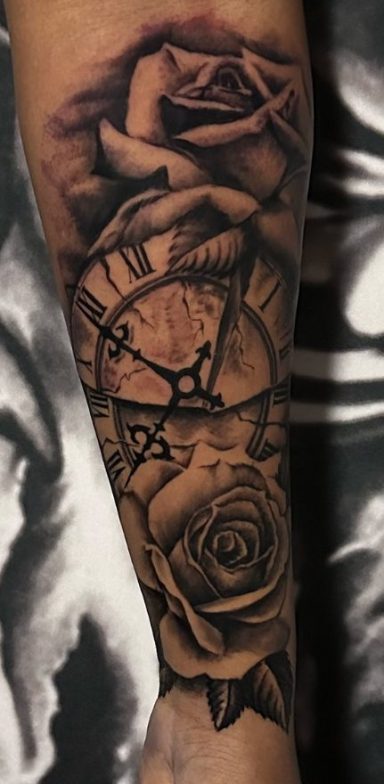Tattoowierung eines Armes mit einem floralen Tier Design in progress.marburg tattoo, tattoo marburg, tattoo studio marburg